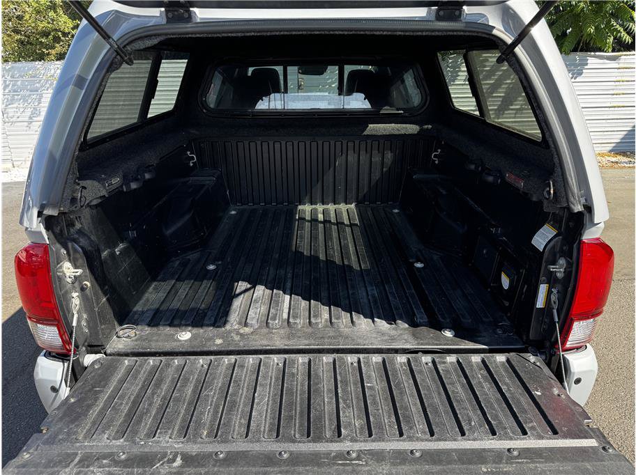 Used 2019 Toyota Tacoma TRD Off-Road AWD/4WD image 30