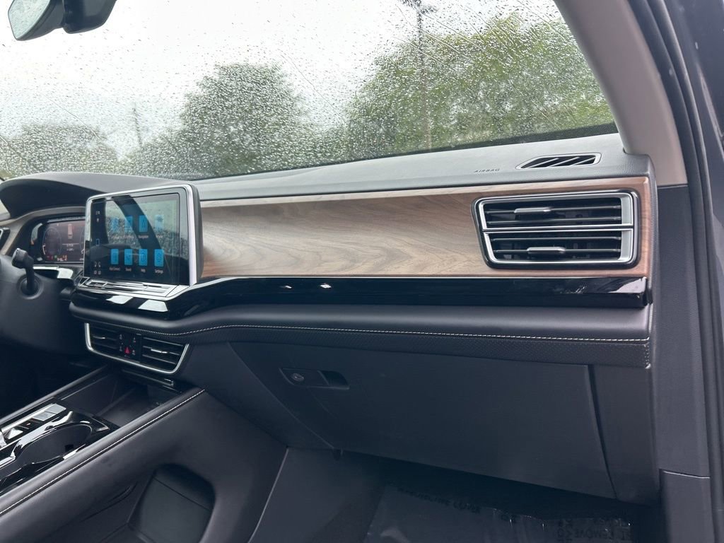 Used 2024 Volkswagen Atlas SE image 22