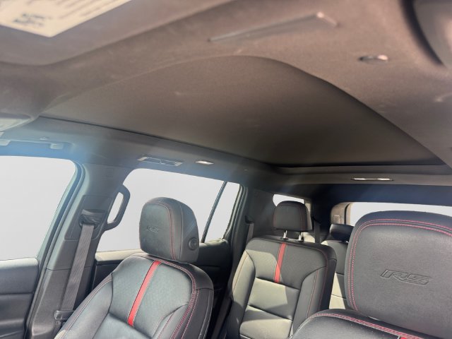 Used 2024 Chevrolet Traverse RS FWD image 12
