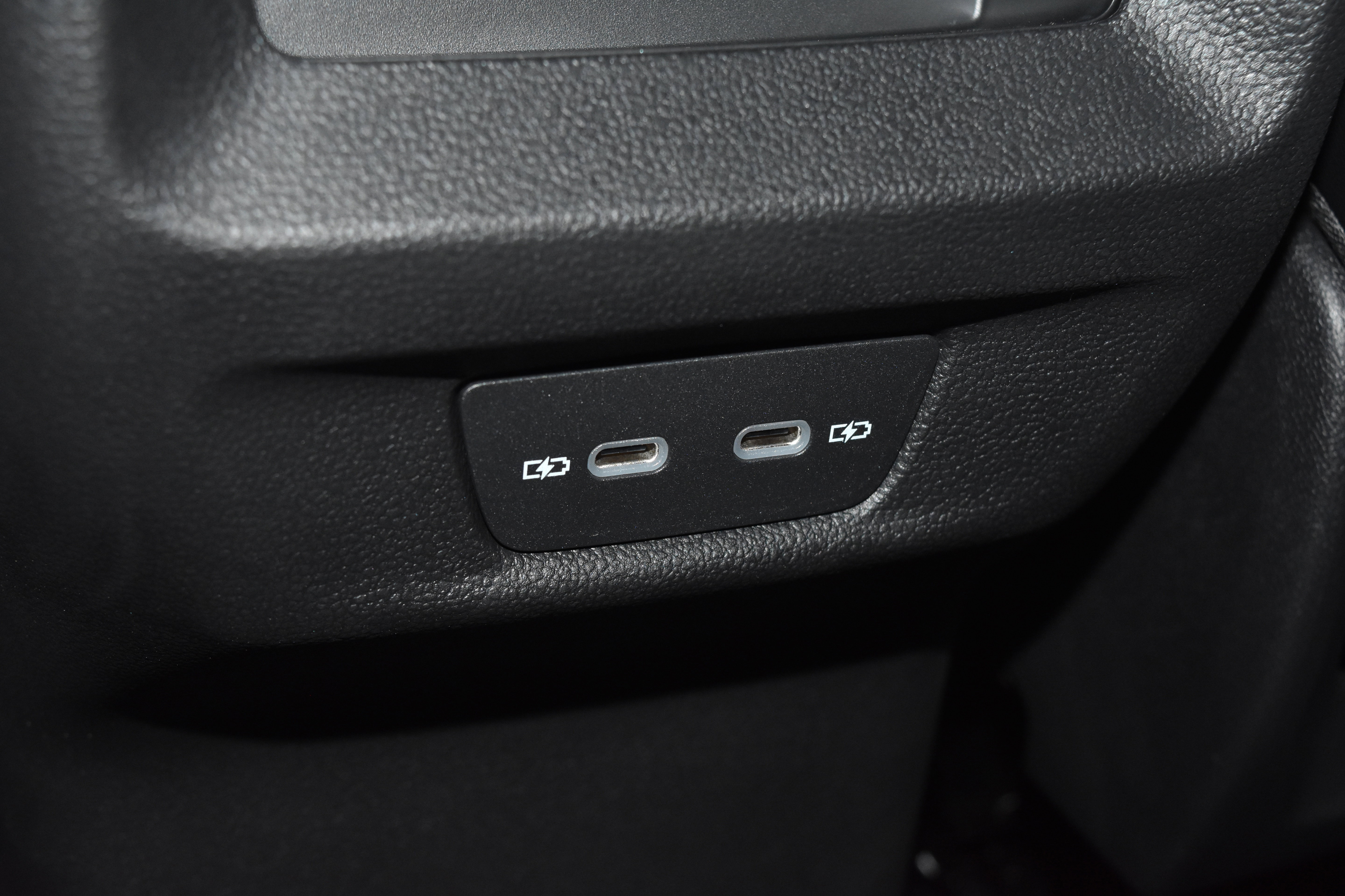 New 2026 Volkswagen Tiguan SE AWD/4WD image 17