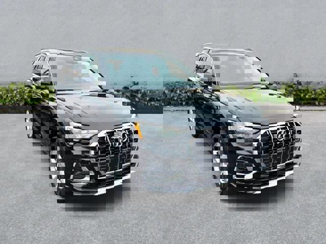 Used 2020 Audi Q3 2.0T Premium w/ Convenience Package image 4