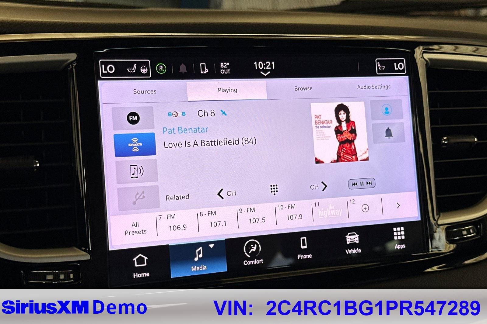 Used 2023 Chrysler Pacifica Touring-L FWD image 29