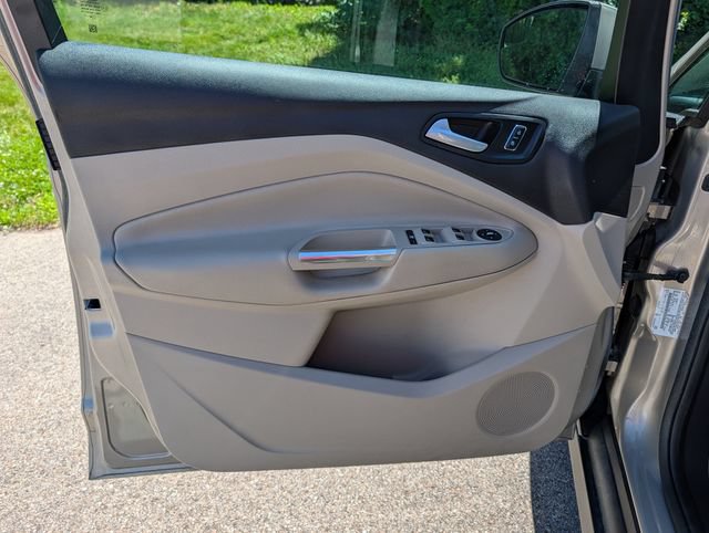 Used 2015 Ford C-MAX Energi SEL w/ Equipment Group 303A FWD image 32
