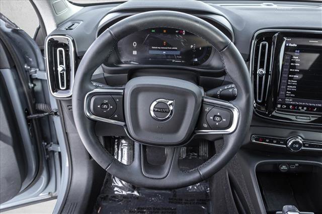Used 2023 Volvo XC40 B5 Ultimate w/ Protection Package Premier image 13