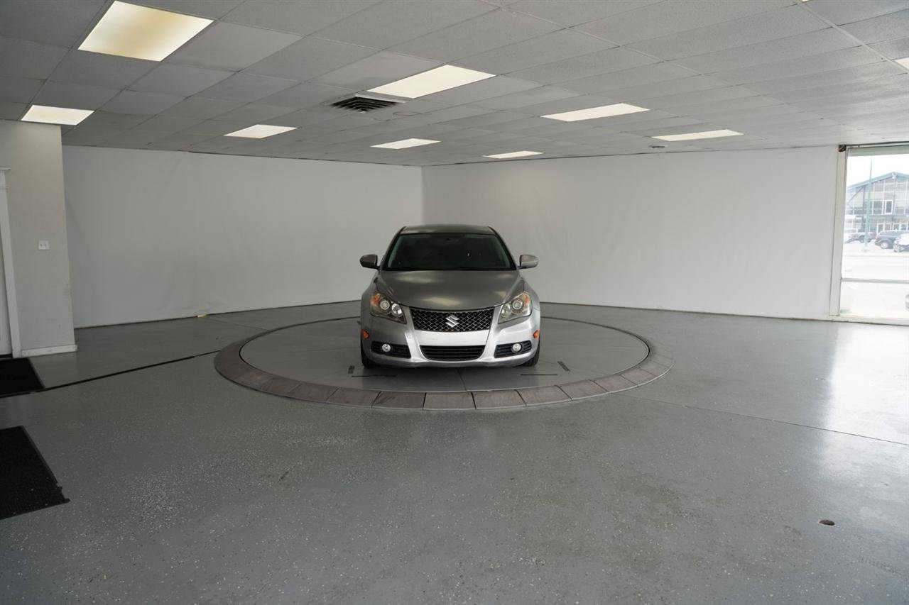 Used 2012 Suzuki Kizashi SE AWD/4WD image 2
