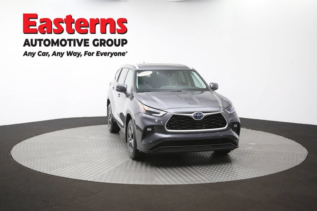 Used 2022 Toyota Highlander XLE AWD/4WD image 53