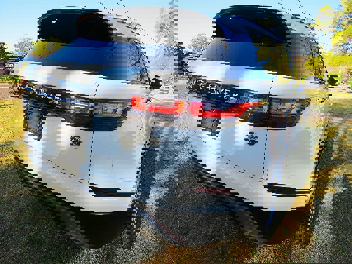 Used 2019 Land Rover Range Rover Velar S image 7