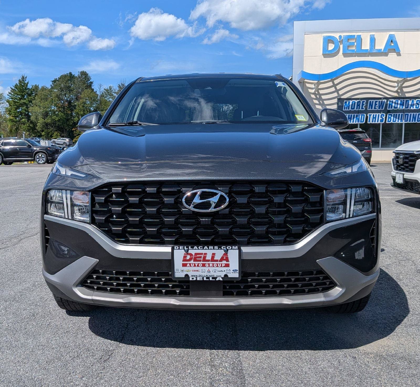Used 2023 Hyundai Santa Fe SE AWD/4WD image 2