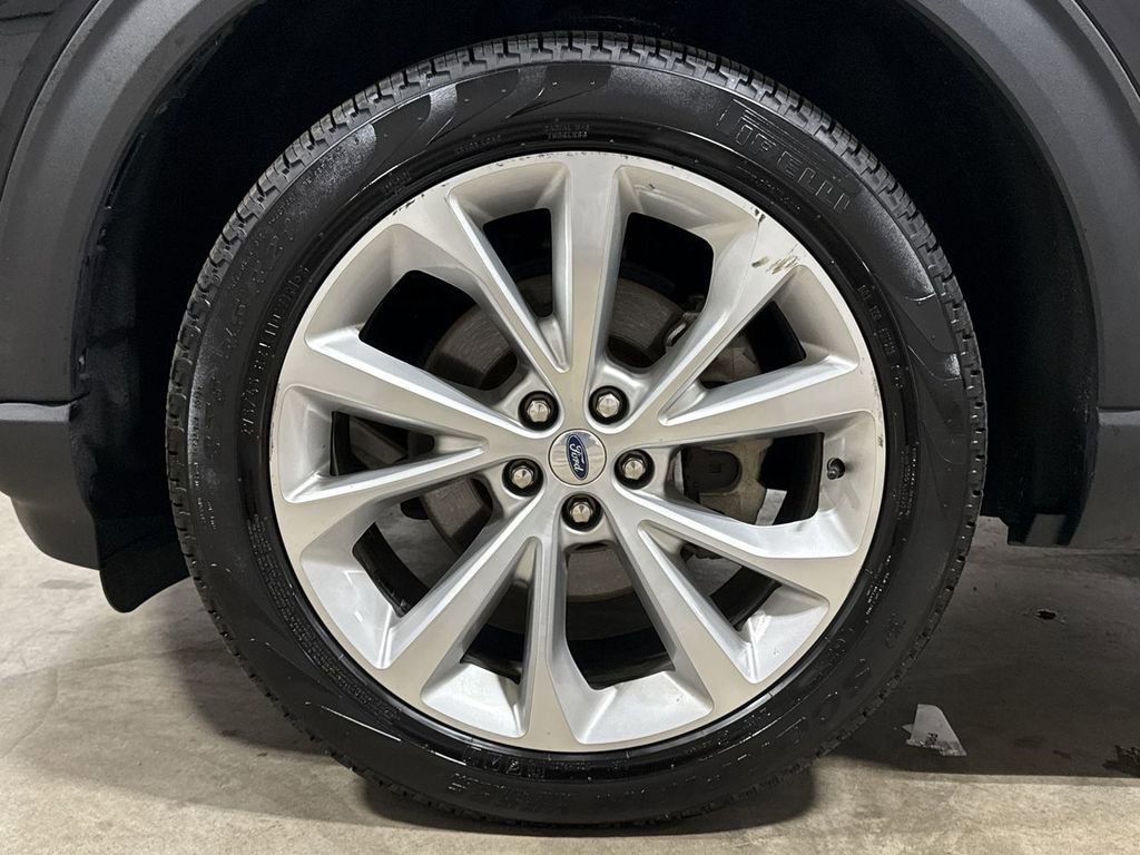 Used 2022 Ford Explorer Platinum w/ Equipment Group 601A AWD/4WD image 29