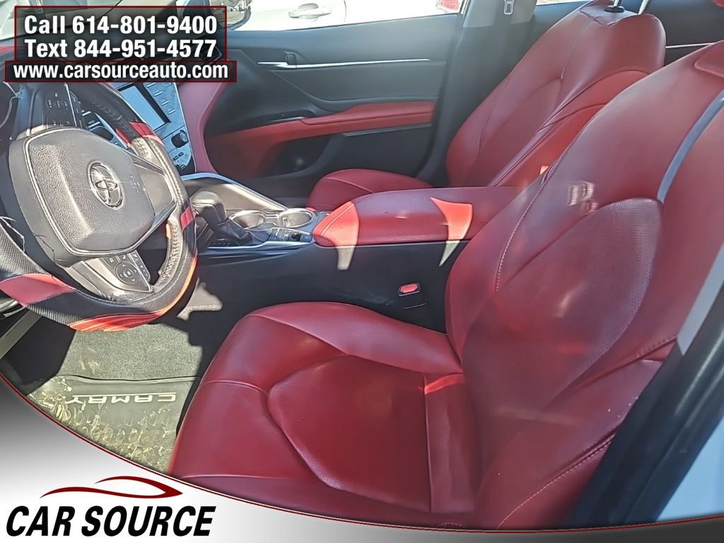 Used 2018 Toyota Camry XSE image 2