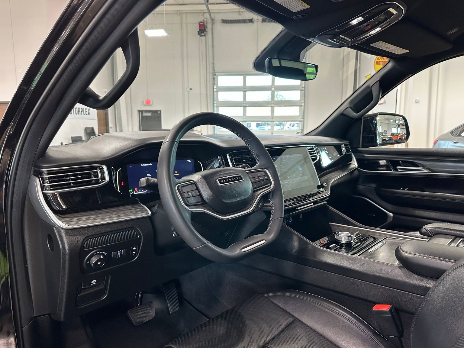 Used 2023 Jeep Wagoneer Series III w/ Preferred Equipment Group image 15