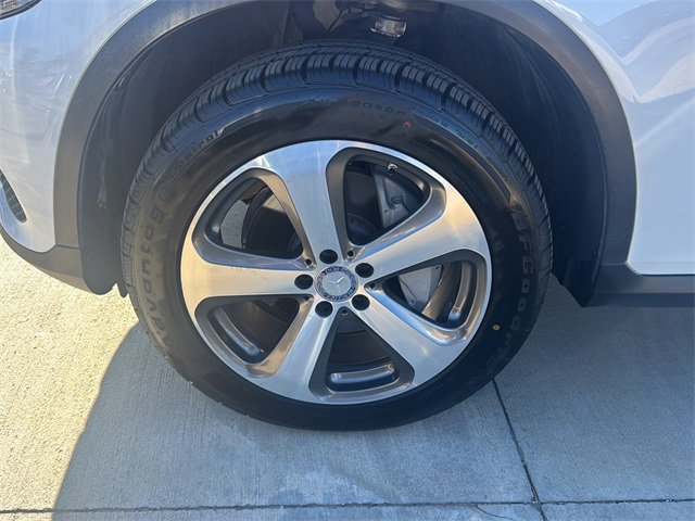 Used 2016 Mercedes-Benz GLC 300 4MATIC image 9