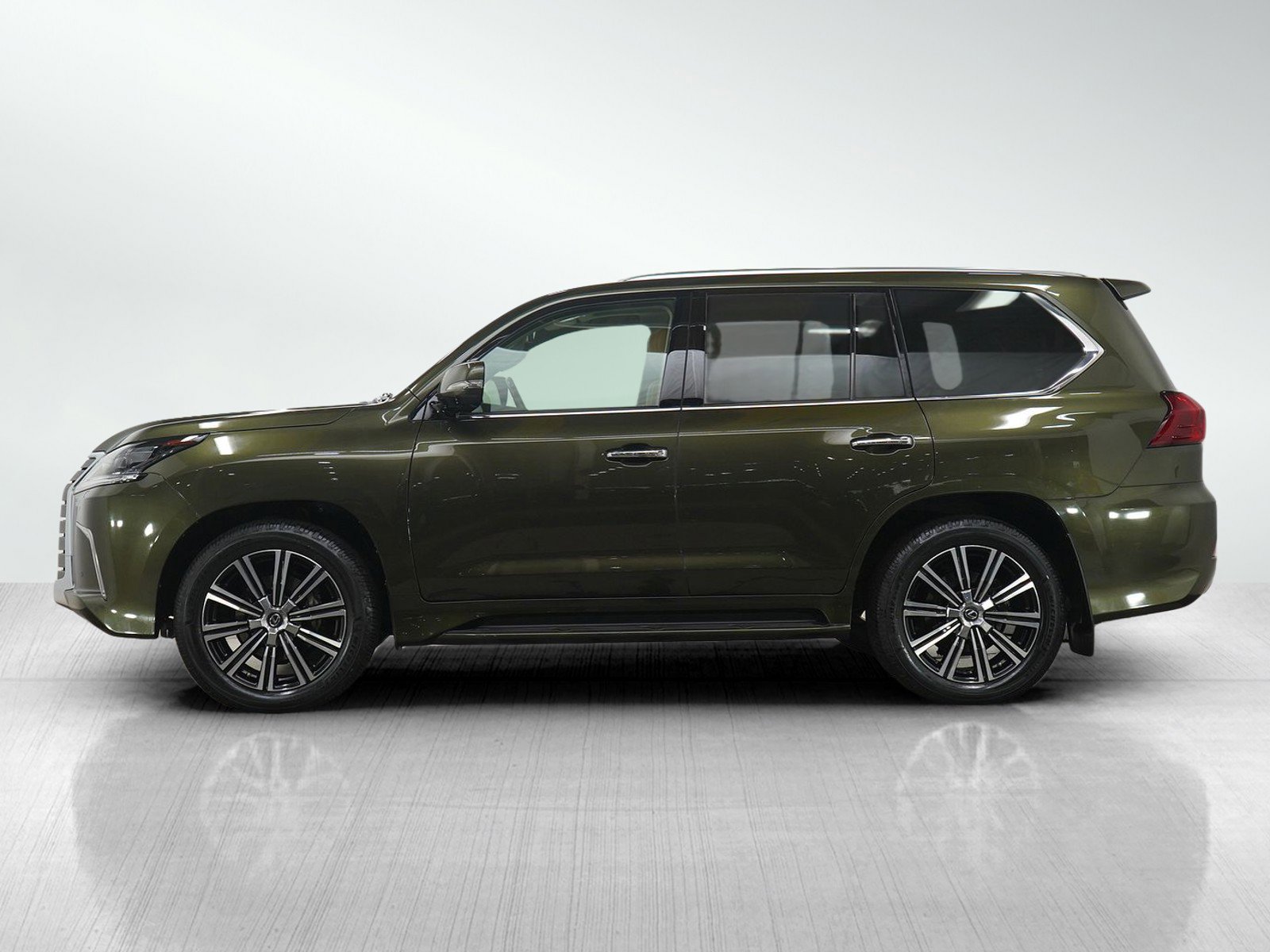 Used 2021 Lexus LX 570 4WD w/ Luxury Package image 2