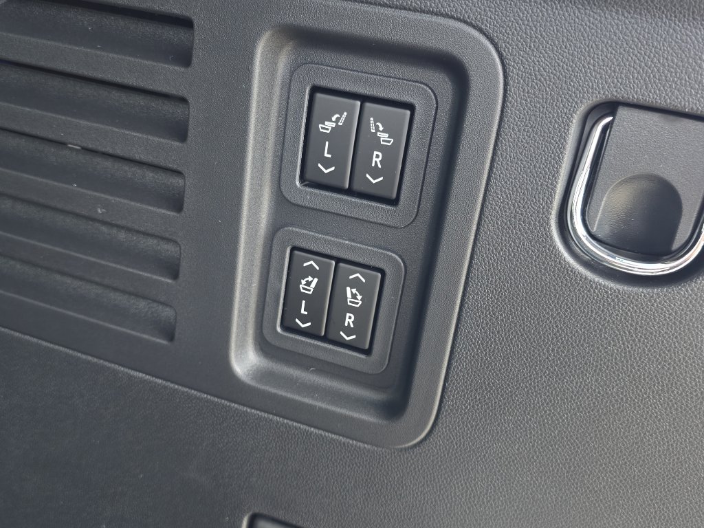 New 2026 Chevrolet Traverse RS AWD/4WD image 10