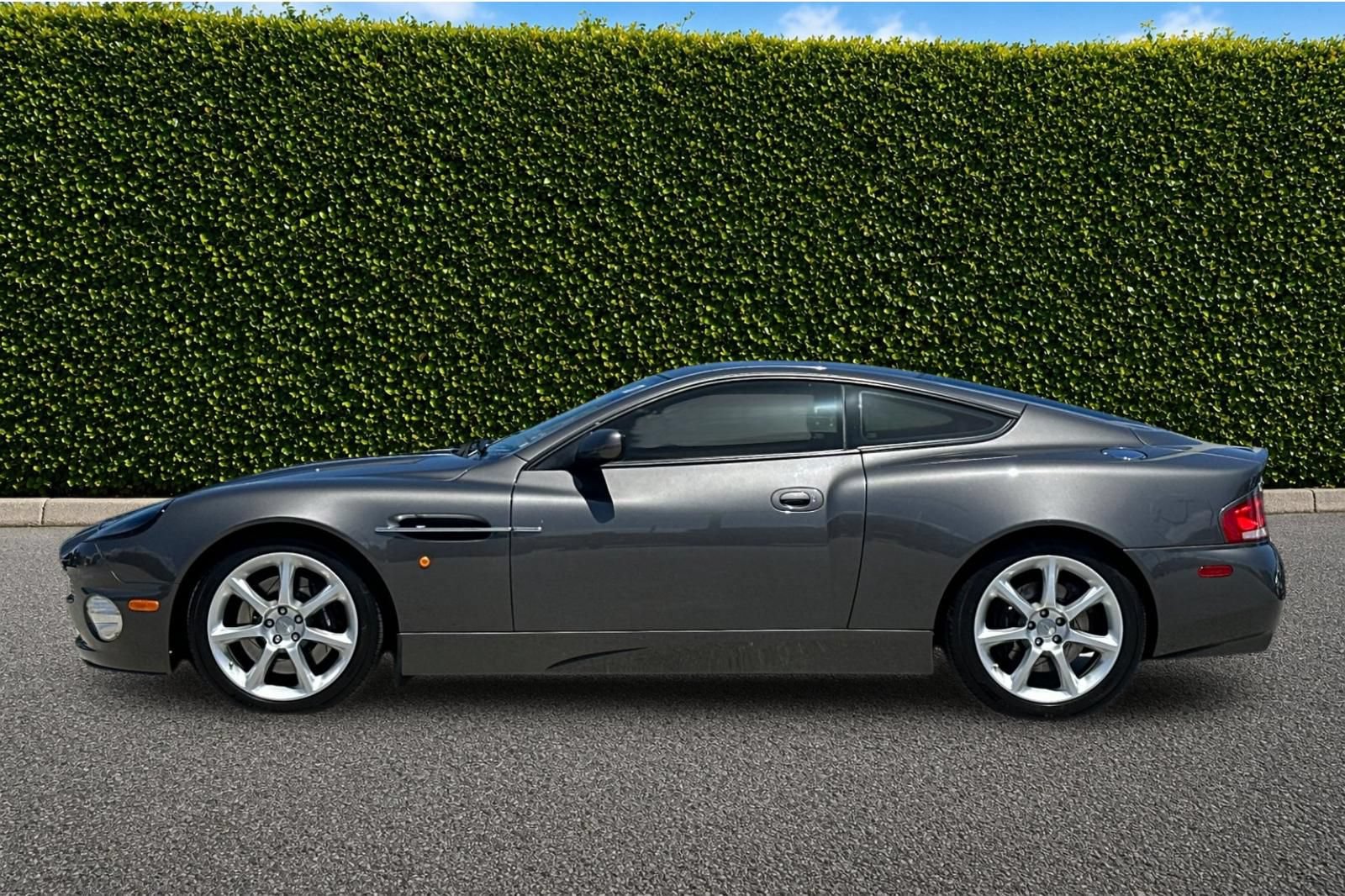 Used 2004 Aston Martin Vanquish RWD image 7
