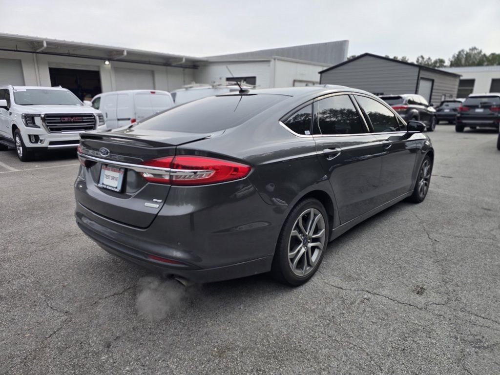 Used 2017 Ford Fusion SE w/ Equipment Group 201A image 7