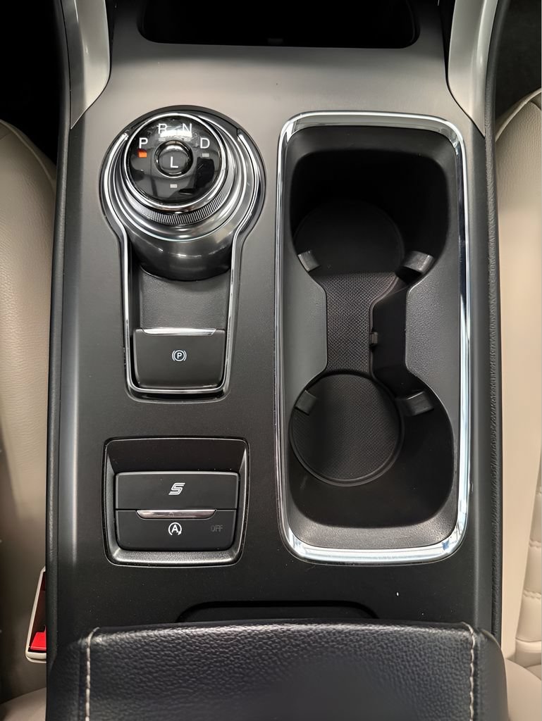 Used 2020 Ford Fusion SEL FWD image 24