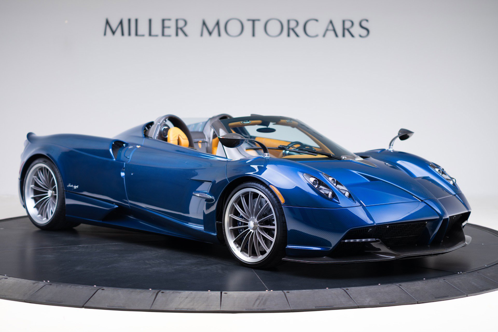 Used 2017 Pagani Huayra image 2