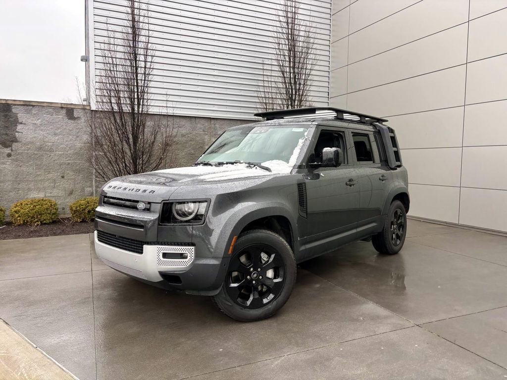 Used 2025 Land Rover Defender 110 S image 31