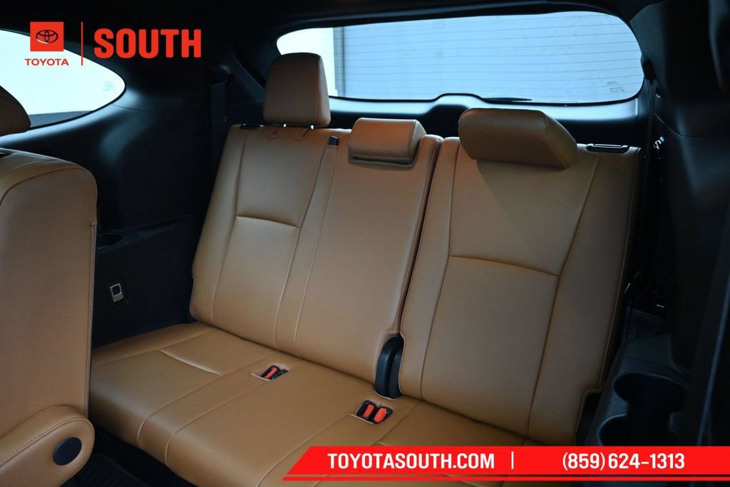 Used 2020 Toyota Highlander Platinum AWD/4WD image 28