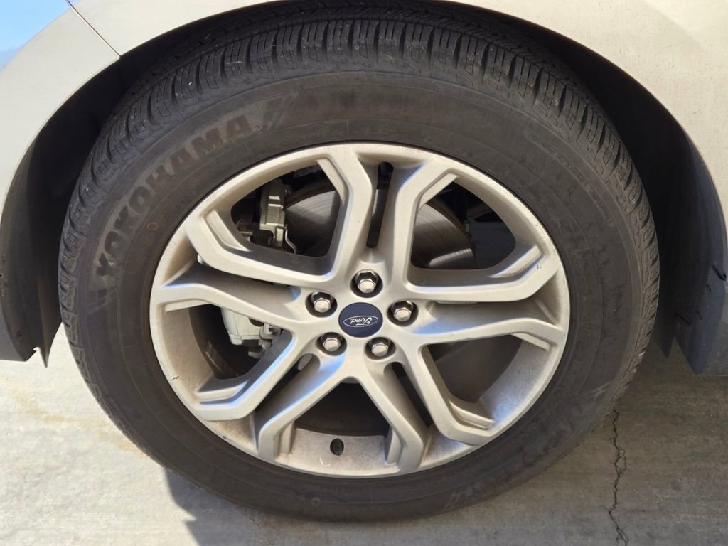 Used 2016 Ford Edge Titanium w/ Technology Package image 5