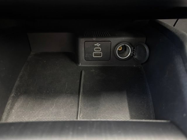 Used 2025 Ford Escape ST-Line Select AWD/4WD image 21