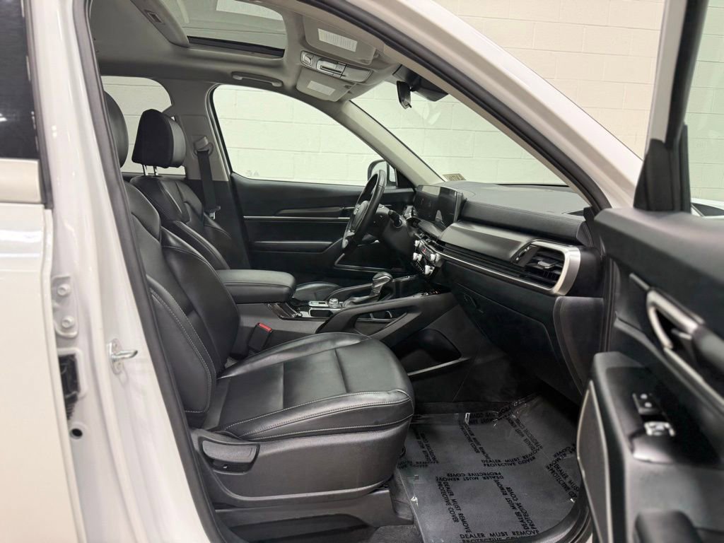 Used 2025 Kia Telluride S FWD image 34