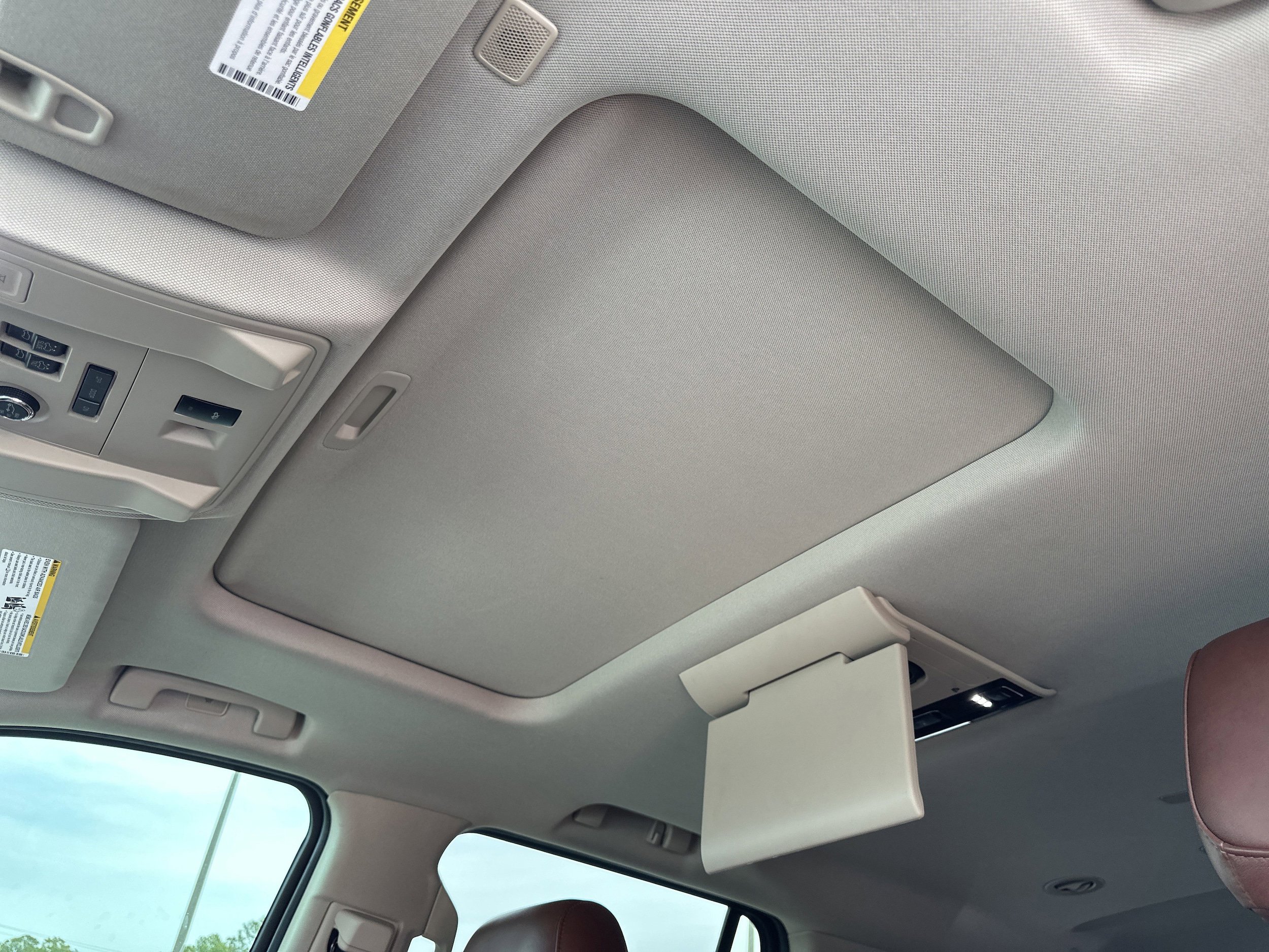 Used 2018 Cadillac Escalade Luxury AWD/4WD image 29
