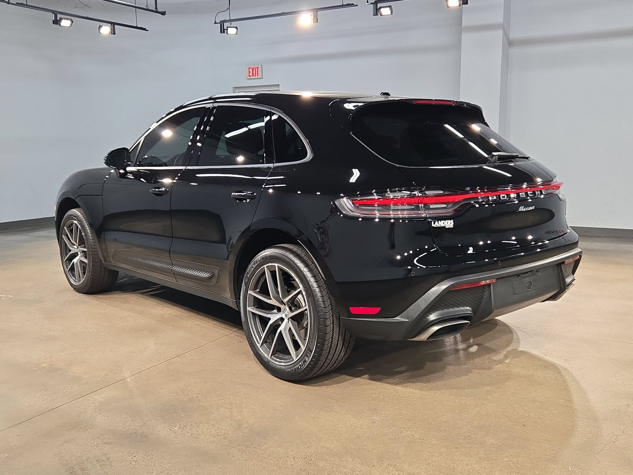 Used 2024 Porsche Macan AWD/4WD image 5