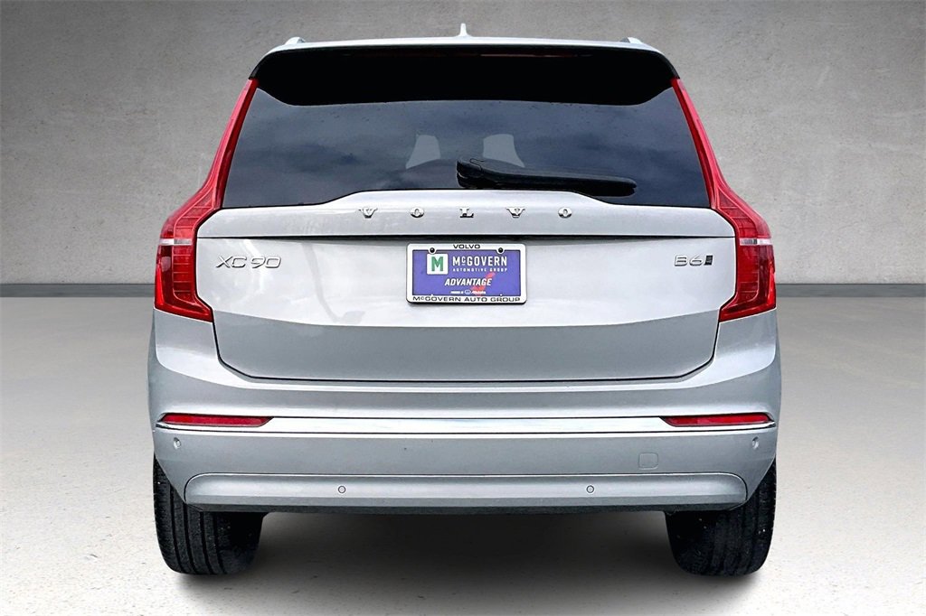 Used 2023 Volvo XC90 B6 Plus image 5