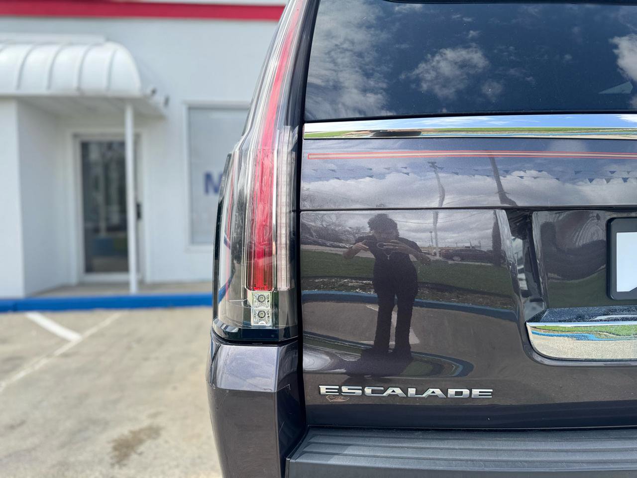 Used 2016 Cadillac Escalade ESV Luxury AWD/4WD image 24