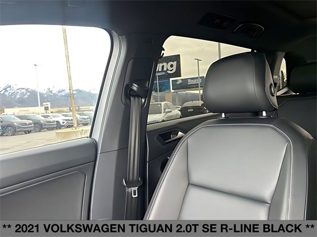 Used 2021 Volkswagen Tiguan SE R-Line w/ 3rd Row Seat Package image 27