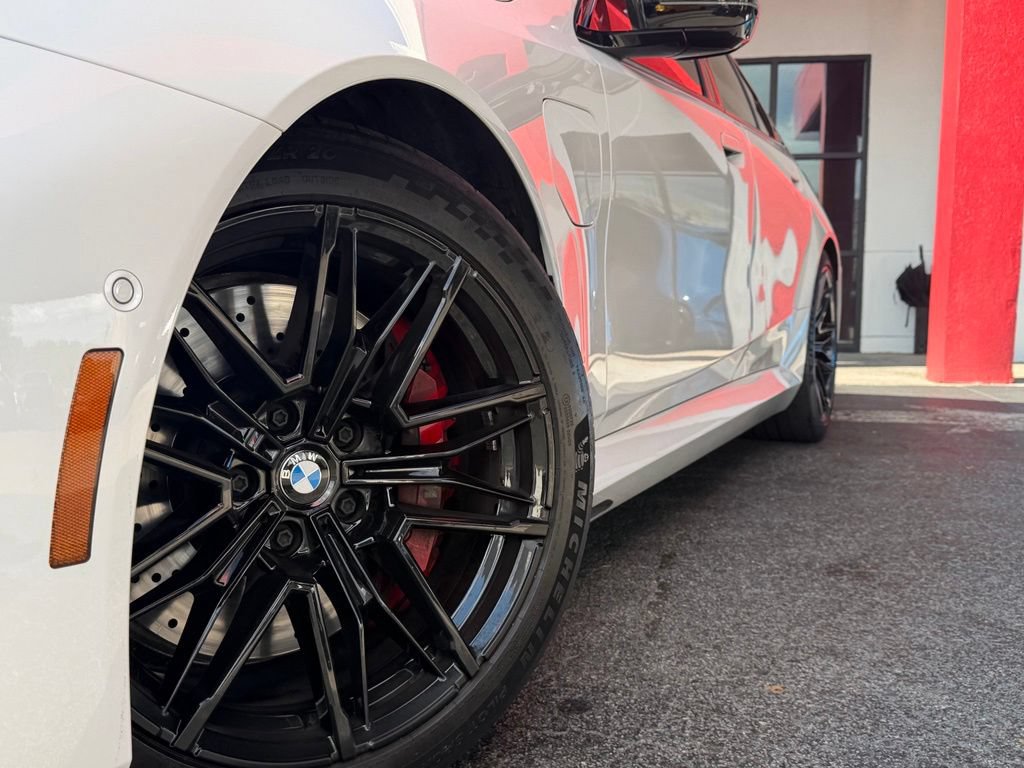 Used 2026 BMW M5 w/ Executive Package AWD/4WD image 2