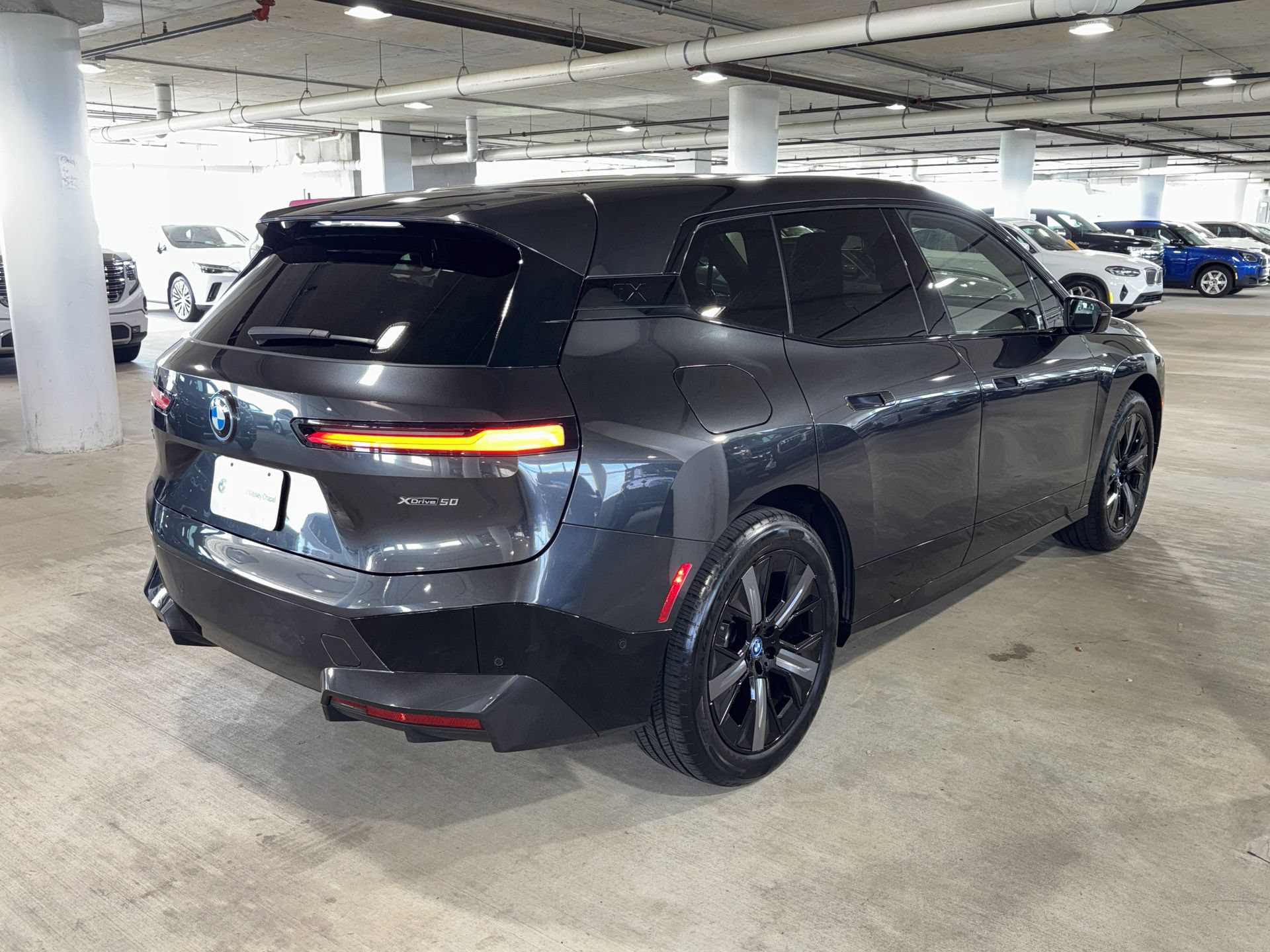 Used 2025 BMW iX xDrive50 w/ Sport Package AWD/4WD image 7