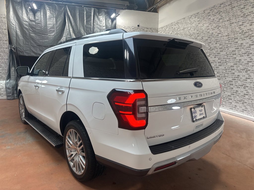 Used 2024 Ford Expedition Limited image 5