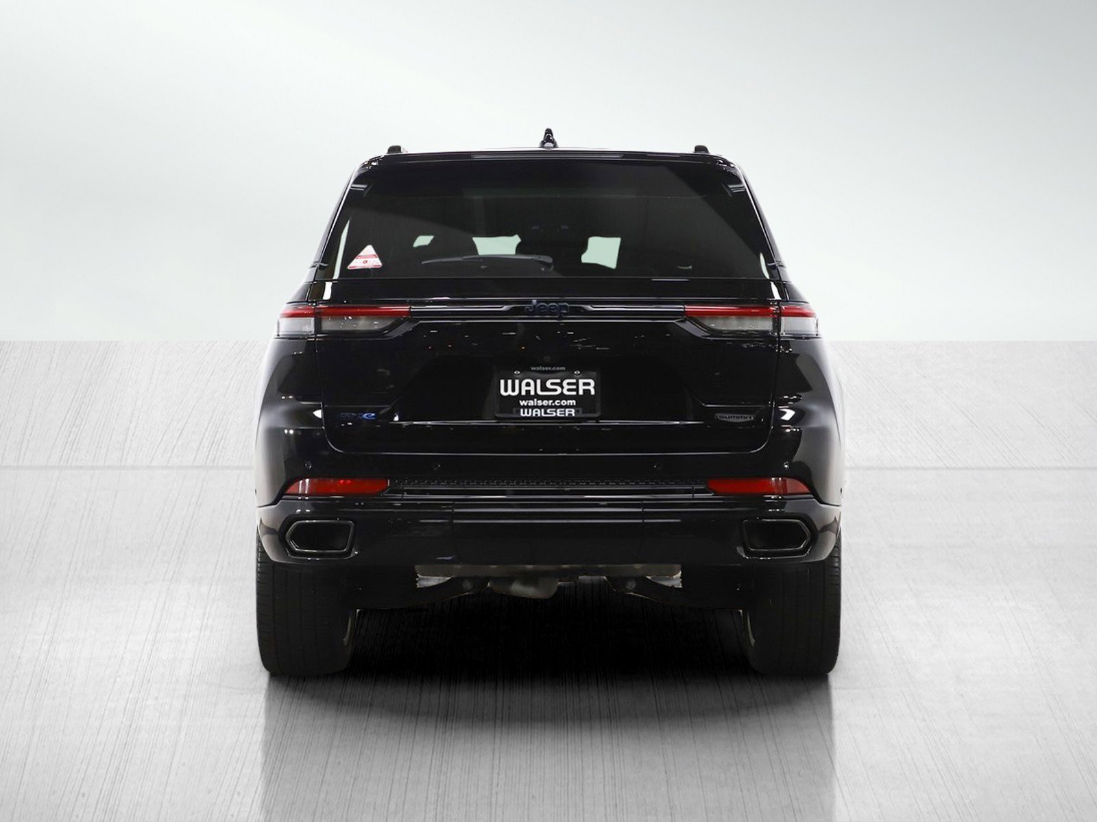 Used 2024 Jeep Grand Cherokee Summit AWD/4WD image 4