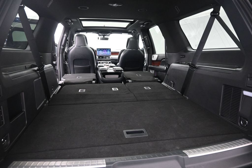 Used 2023 Lincoln Navigator L Reserve AWD/4WD image 26