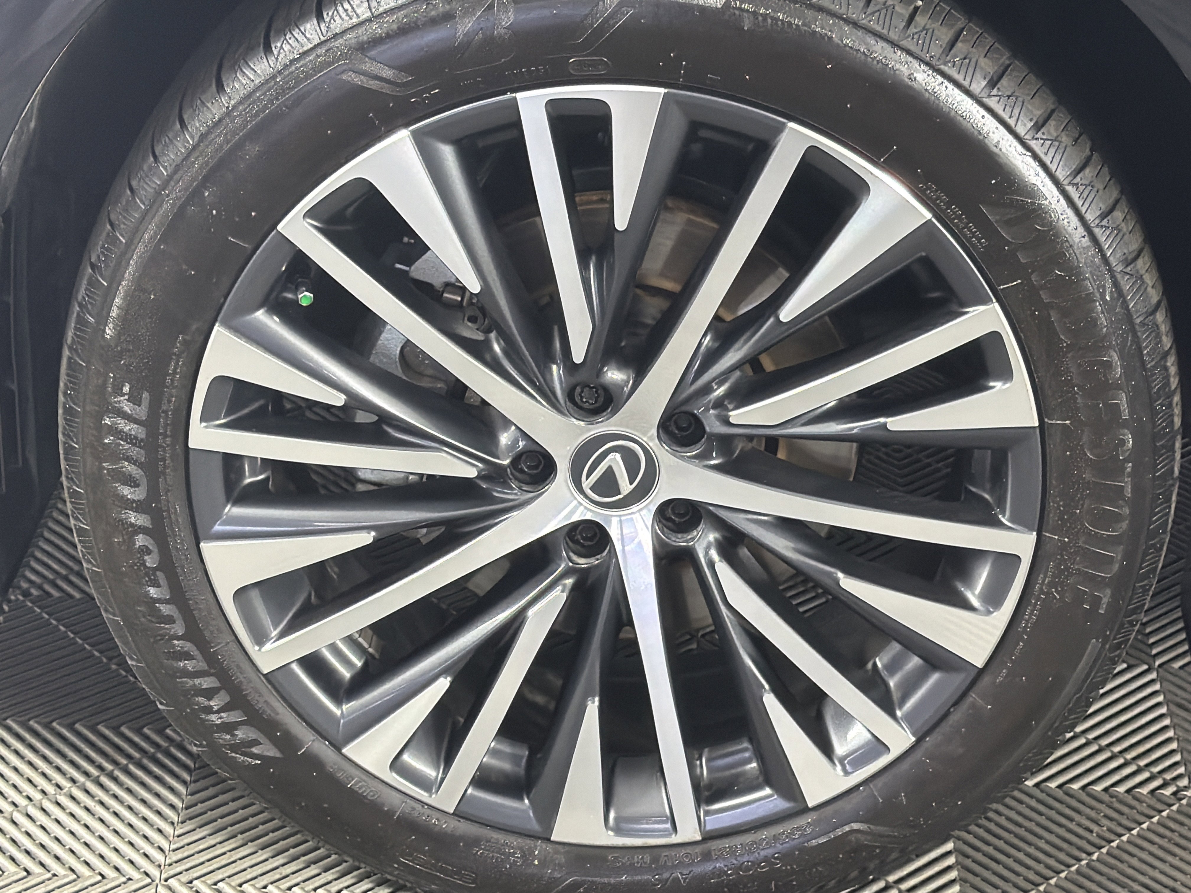 Used 2025 Lexus RX 350 w/ Convenience Package AWD/4WD image 6