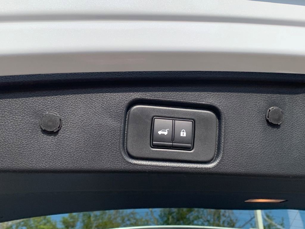 New 2026 Nissan Pathfinder SL image 7