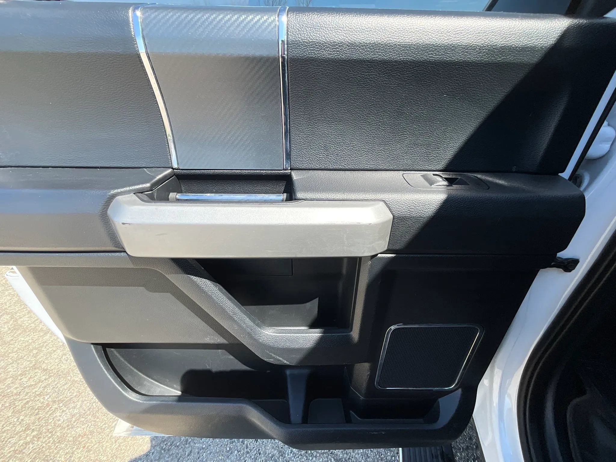 Used 2019 Ford F150 Lariat w/ Equipment Group 502A Luxury AWD/4WD image 26
