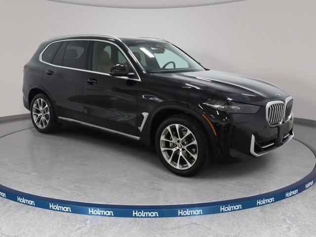 Certified 2024 BMW X5 xDrive40i w/ Parking Assistance Package AWD/4WD image 3