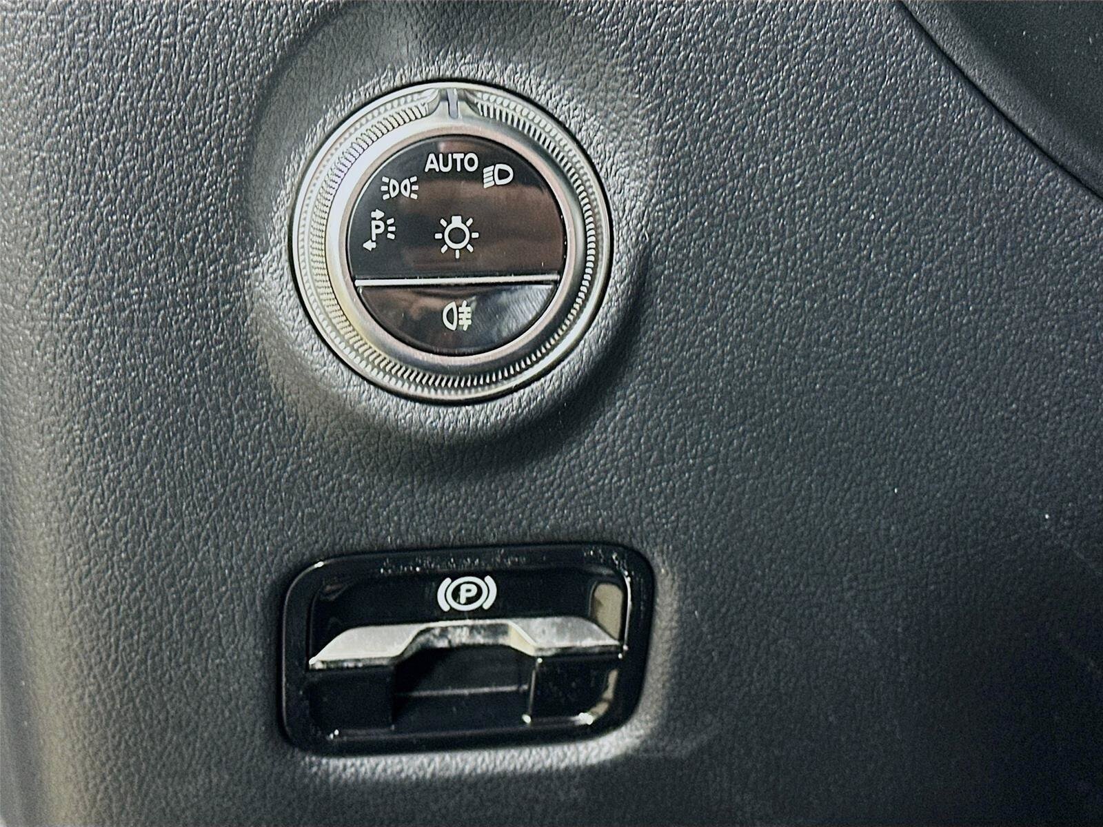 Used 2026 Mercedes-Benz C 300 4MATIC Sedan image 10