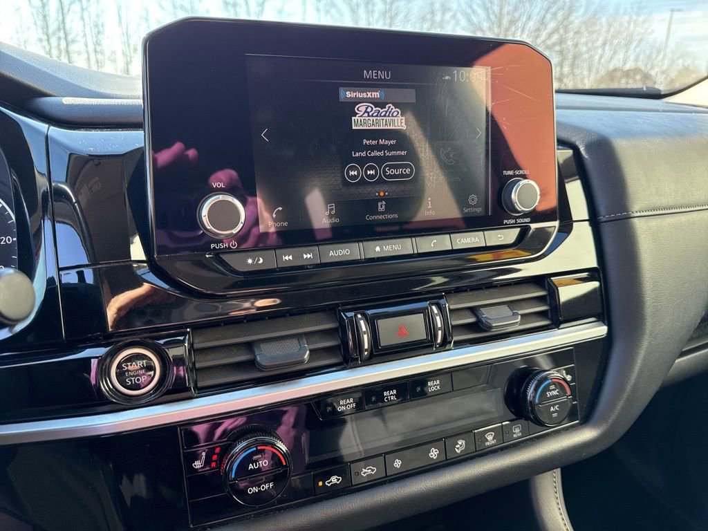 Used 2024 Nissan Pathfinder SV image 25