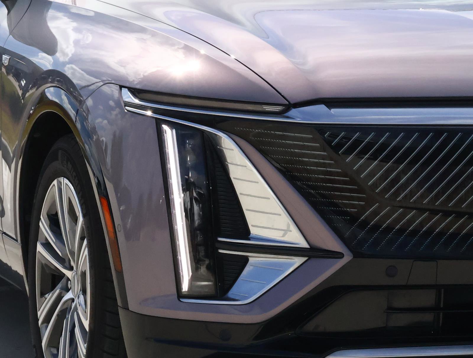 Certified 2024 Cadillac Lyriq Luxury w/ LPO, Floor Liner Package AWD/4WD image 9