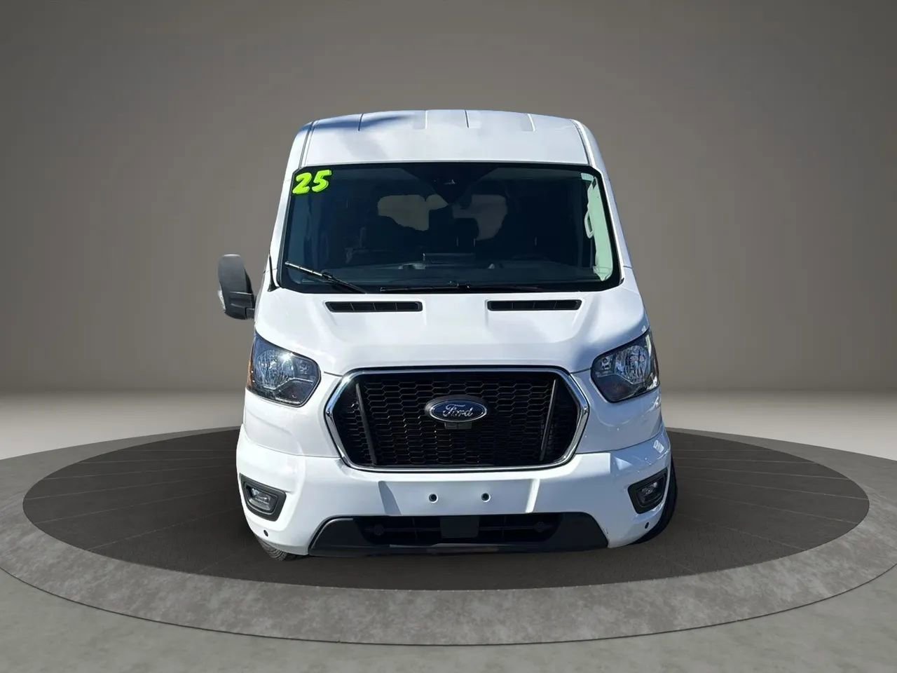 Used 2025 Ford Transit 350 XLT image 2