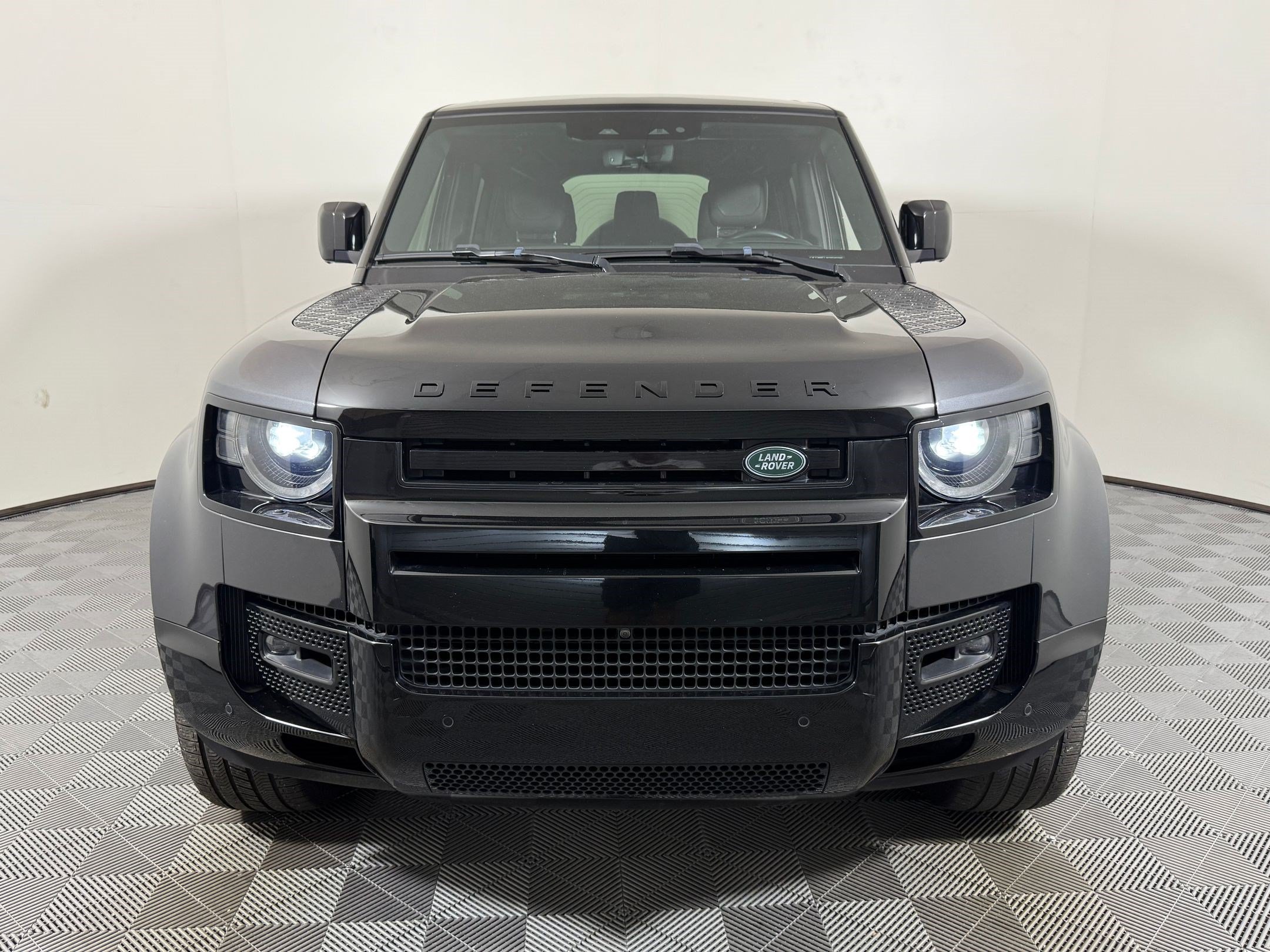 Used 2023 Land Rover Defender 110 X AWD/4WD image 6