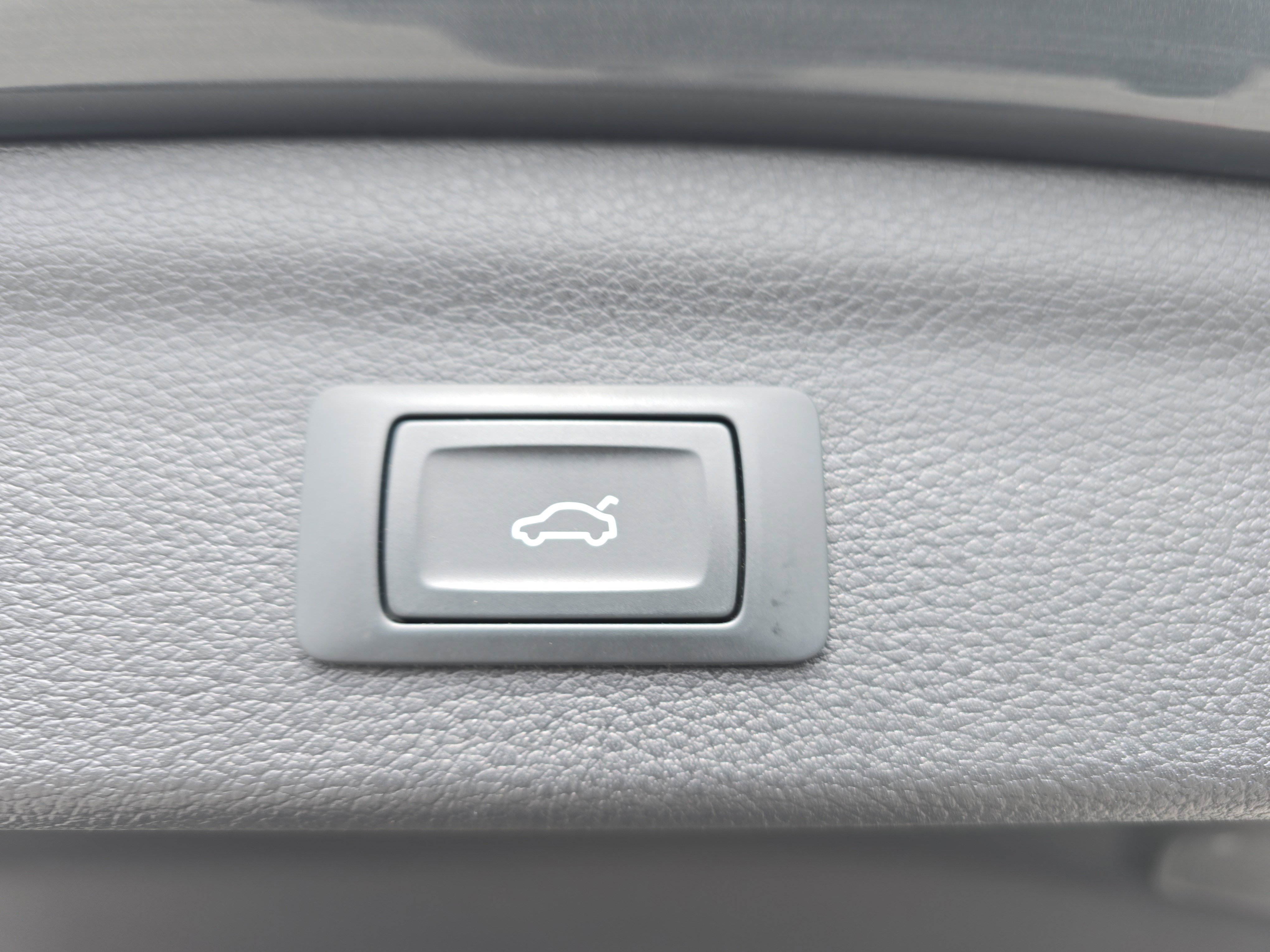 Used 2022 Audi Q3 2.0T Premium image 12