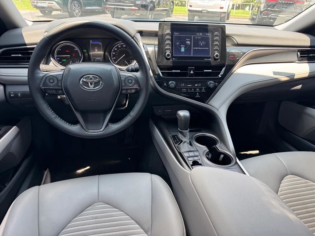 Used 2024 Toyota Camry SE w/ Cold Weather Package FWD image 15