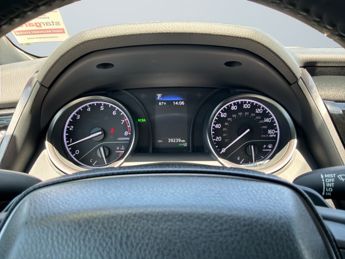 Used 2024 Toyota Camry SE FWD image 12
