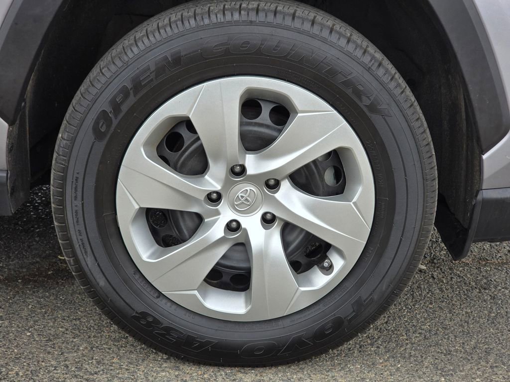 Used 2023 Toyota RAV4 LE image 11